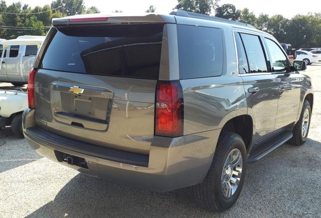 2017 Chevrolet Tahoe LT photo 2