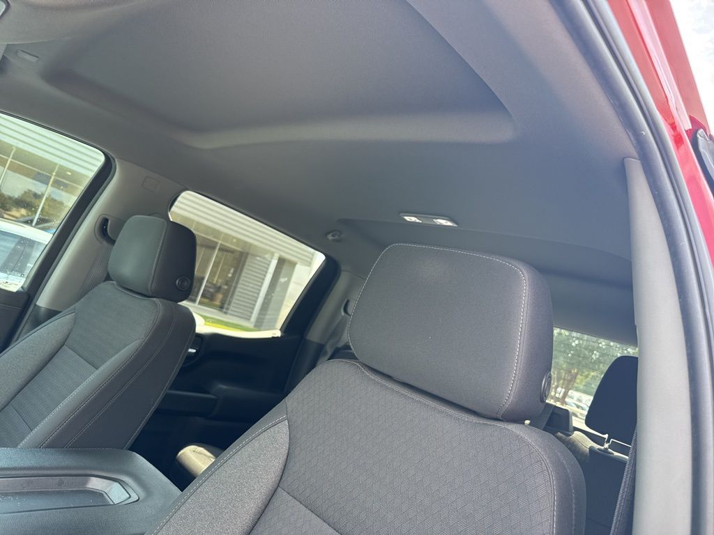 2021 Chevrolet Silverado 1500 LT photo 3