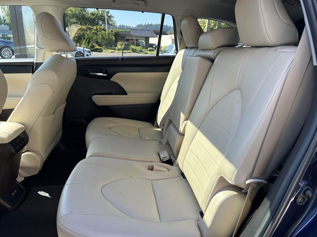 2022 Toyota Highlander Hybrid XLE photo 24