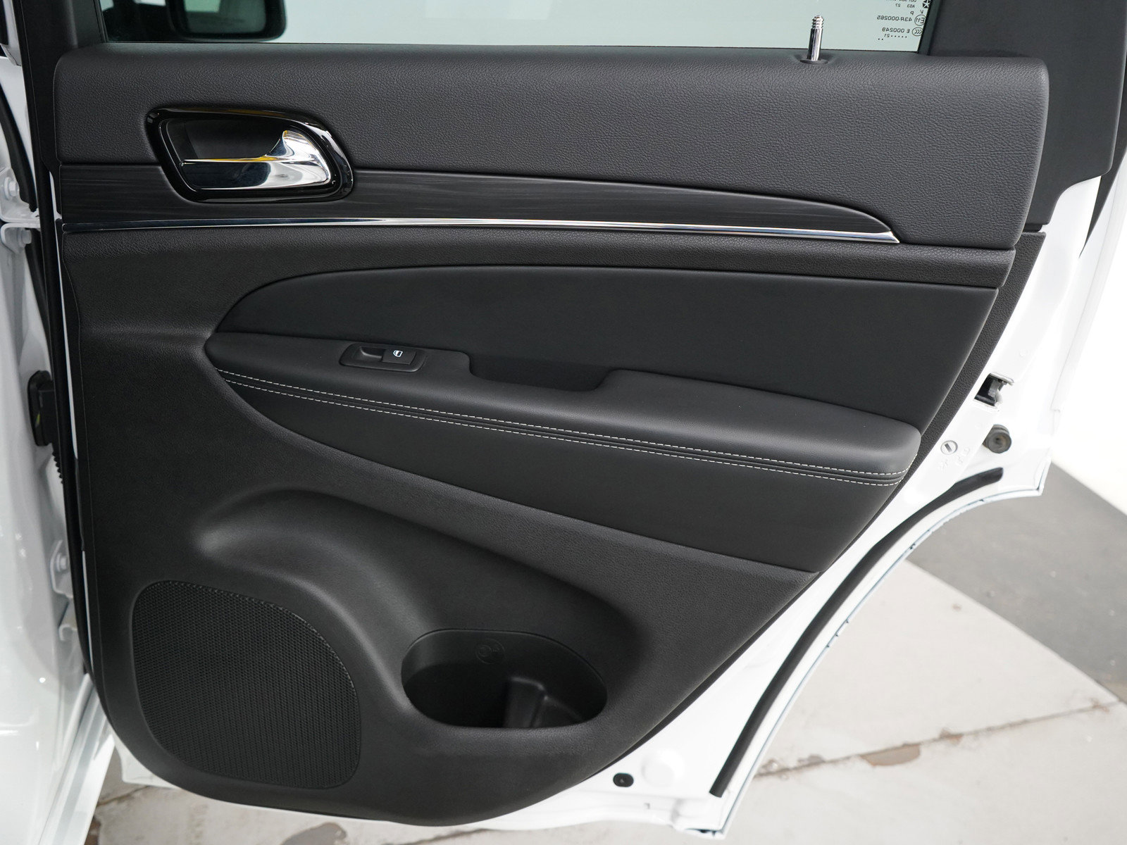 2021 Jeep Grand Cherokee Anniversary Edition photo 8