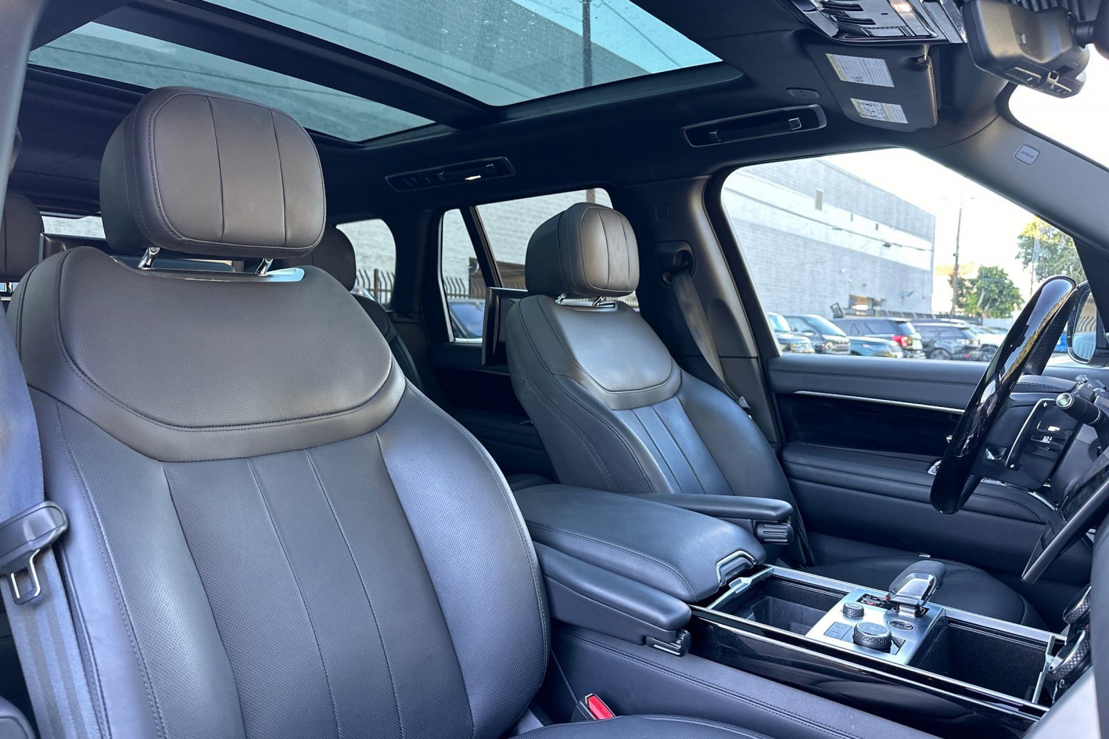 2023 Land Rover Range Rover Autobiography photo 26