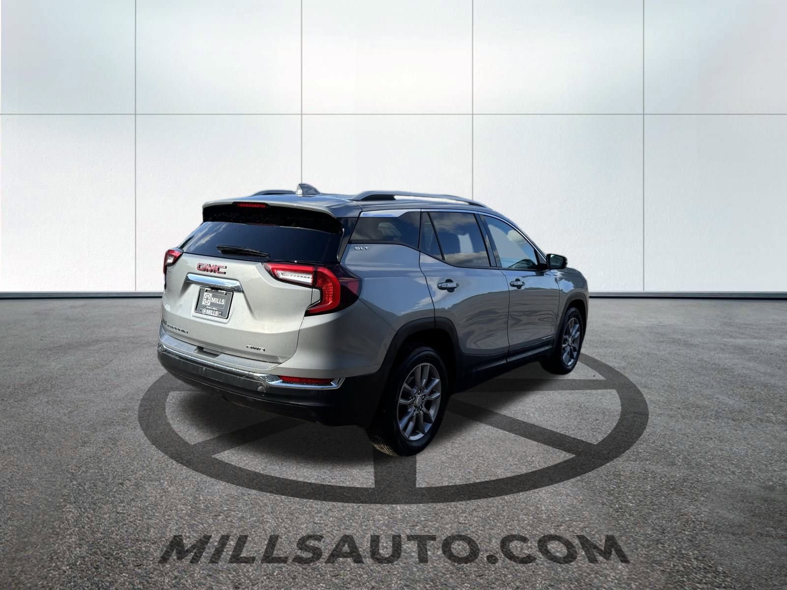 2024 Gmc Terrain SLT photo 3