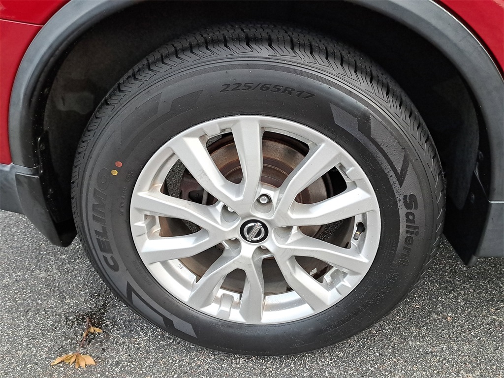 2017 Nissan Rogue SV photo 8