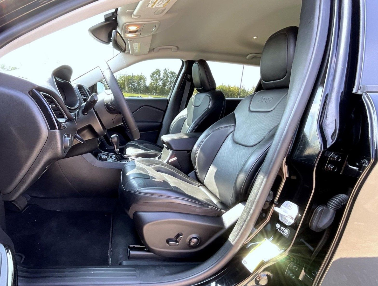 2023 Jeep Cherokee Altitude photo 7