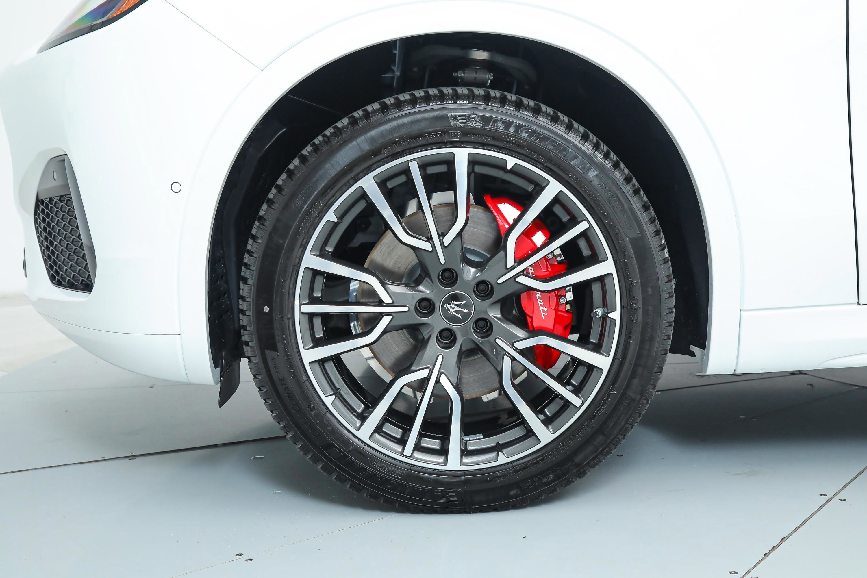 2025 Maserati Grecale photo 9