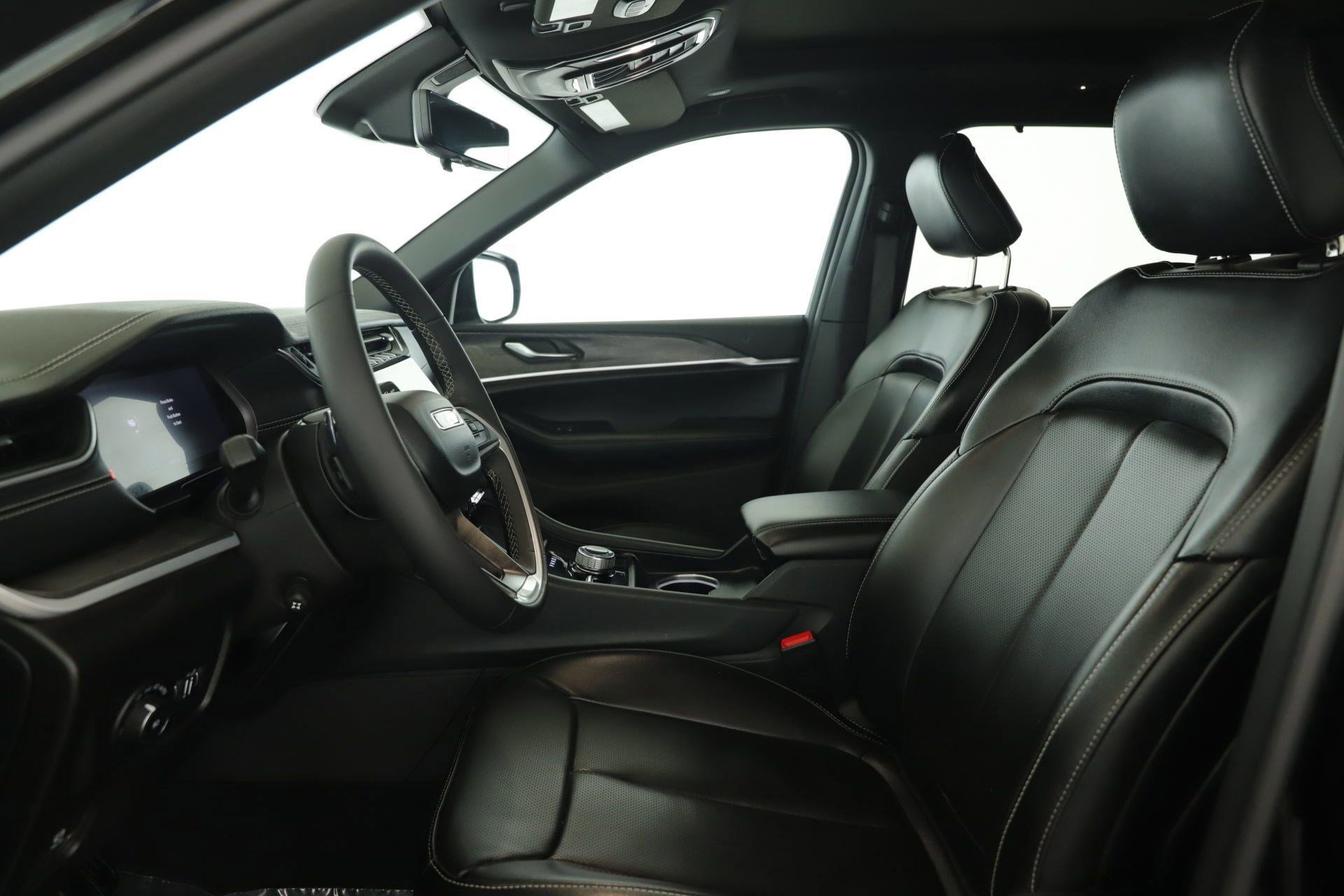 2024 Jeep Grand Cherokee Limited photo 15