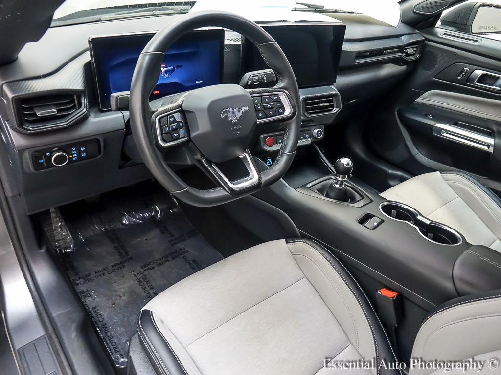 2025 FORD MUSTANG - Image 10