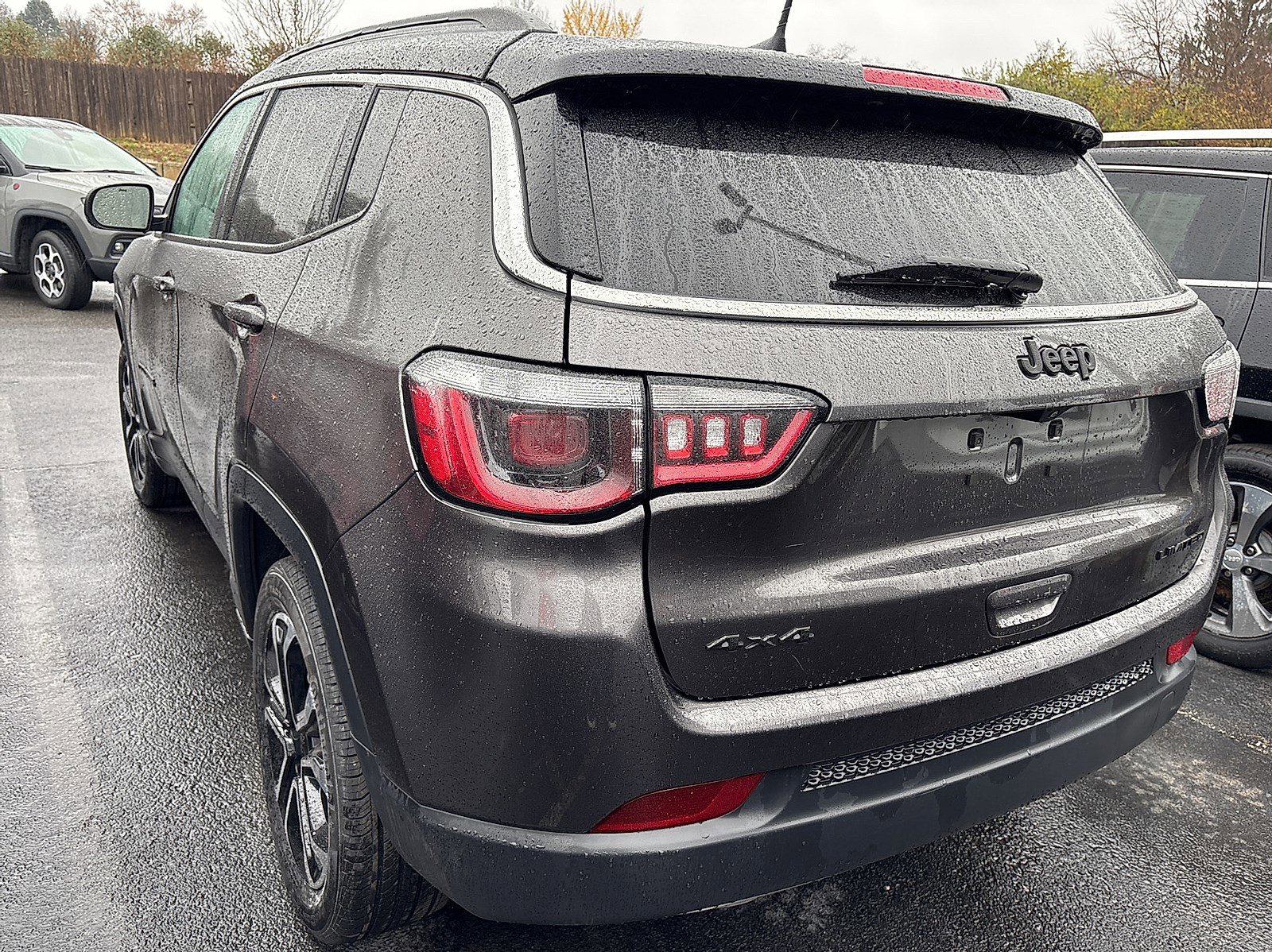 2023 Jeep Compass Limited photo 3