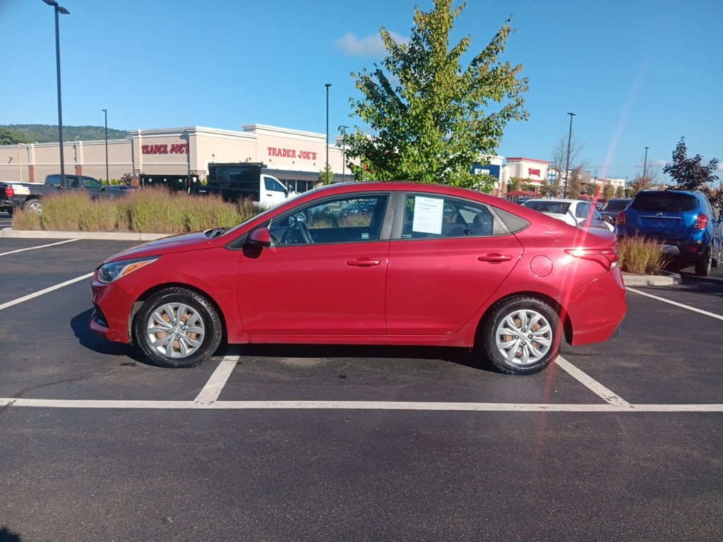 2019 Hyundai Accent SE photo 3