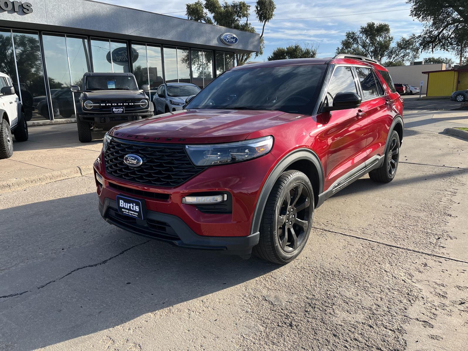 2022 Ford Explorer ST-Line photo 2