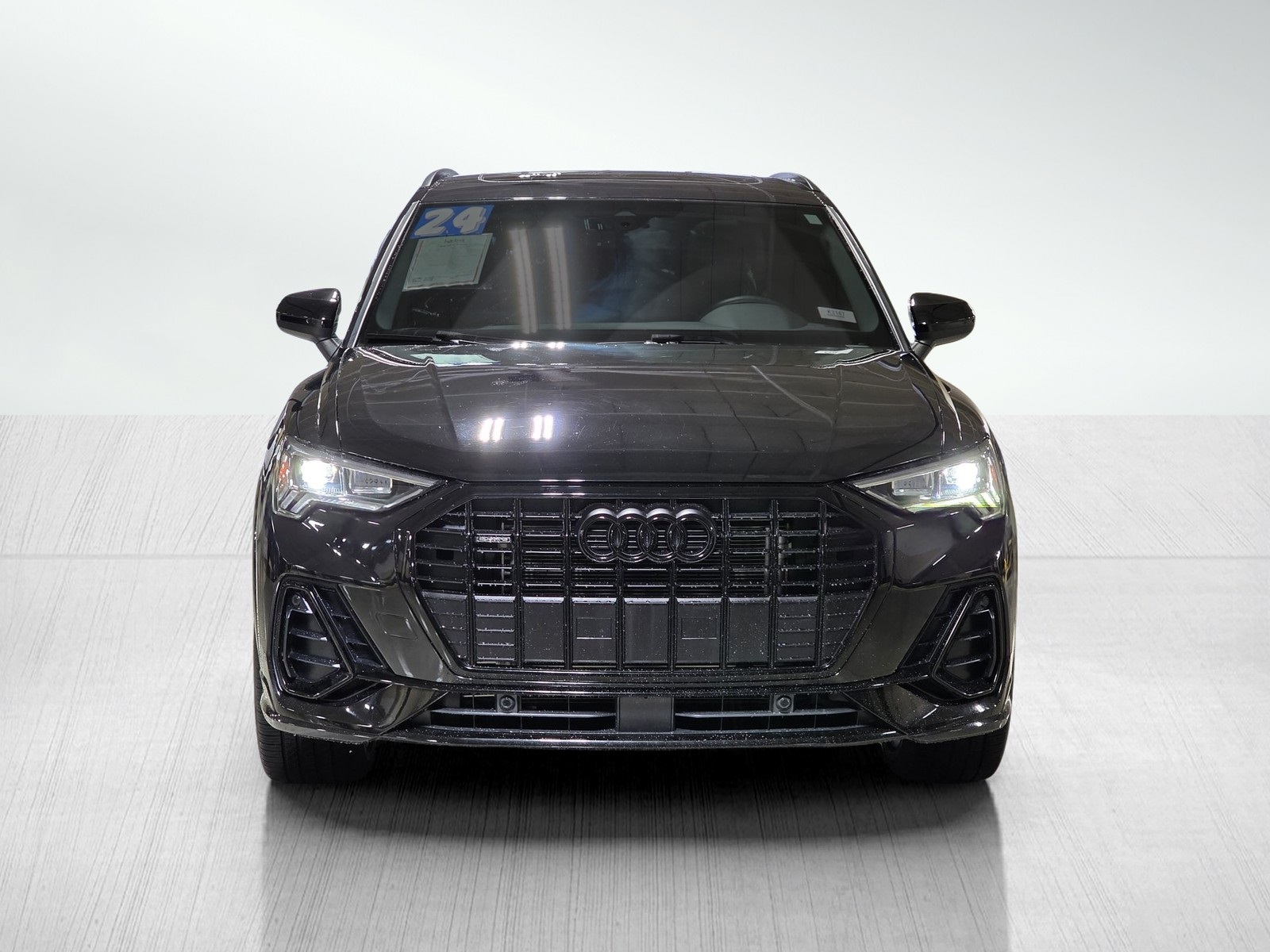 2024 Audi Q3 S line Premium photo 2