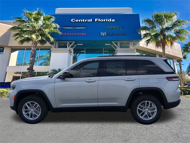 2025 Jeep Grand Cherokee Laredo Altitude photo 6