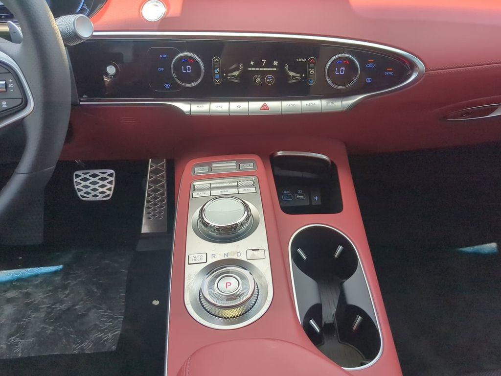 2025 Genesis GV70 2.5T Sport Prestige photo 18
