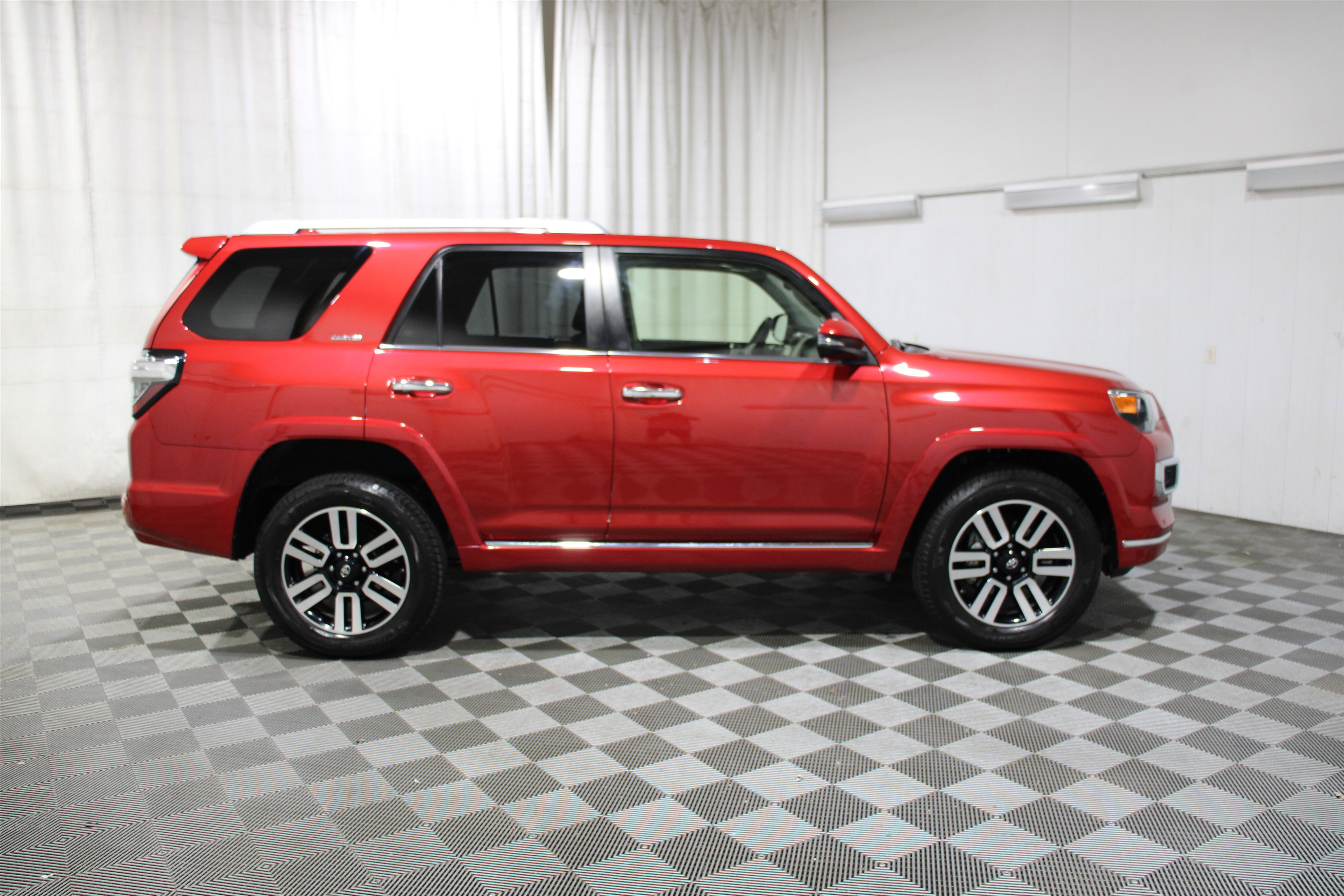 2021 Toyota 4Runner Limited photo 4