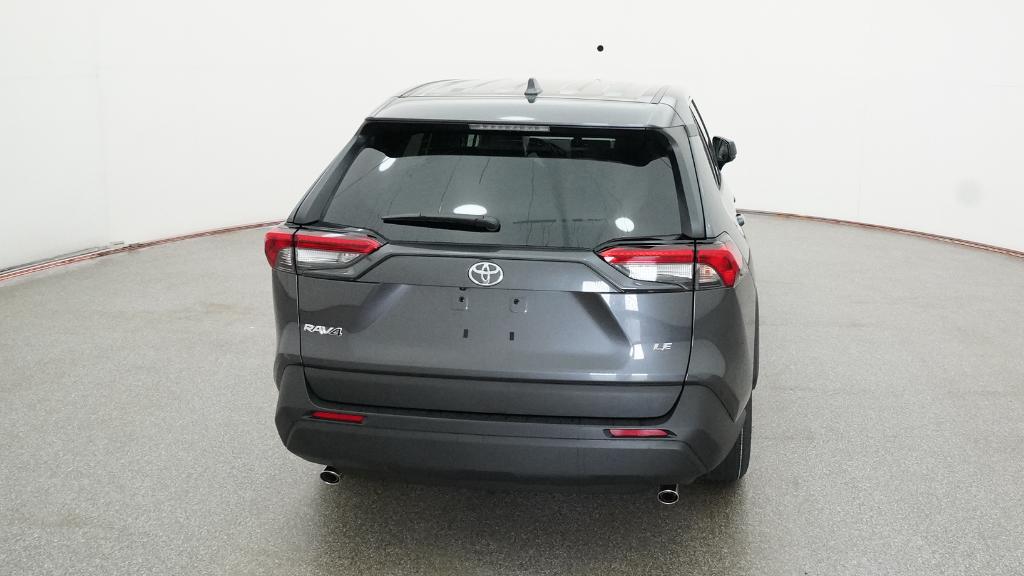 2025 Toyota RAV4 LE photo 18