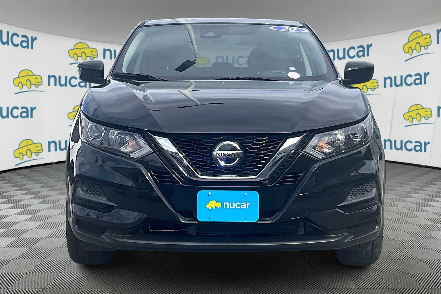 2020 Nissan Rogue Sport S photo 2