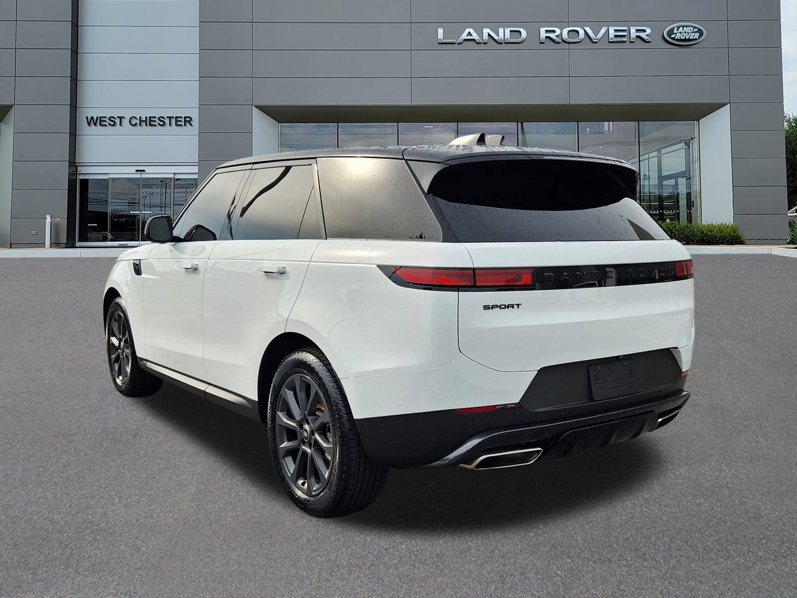 2024 Land Rover Range Rover Sport SE photo 3