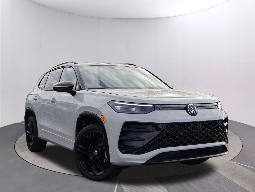 2026 Volkswagen Tiguan SE R-LINE BLACK's photo