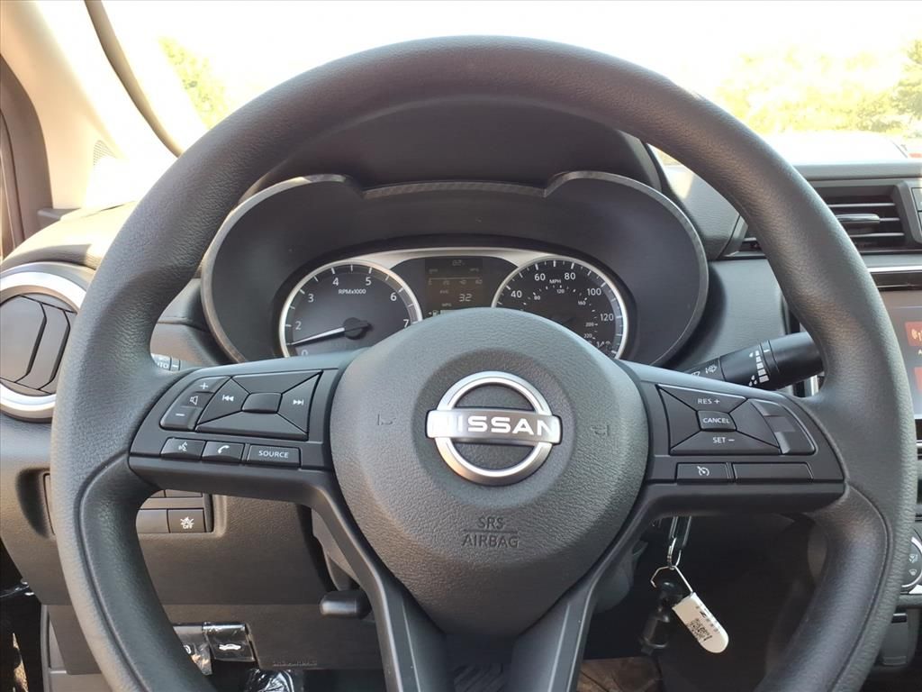 2025 Nissan Versa S photo 16