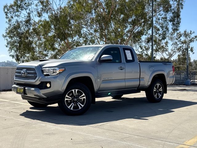 2016 Toyota Tacoma SR5 TRD Sport photo 2