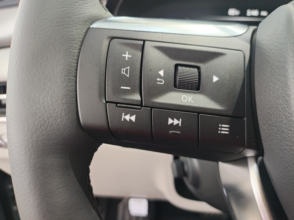 2026 Infiniti QX60 Luxe photo 13