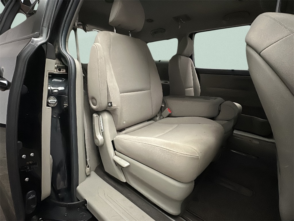 2015 Kia Sedona LX photo 10