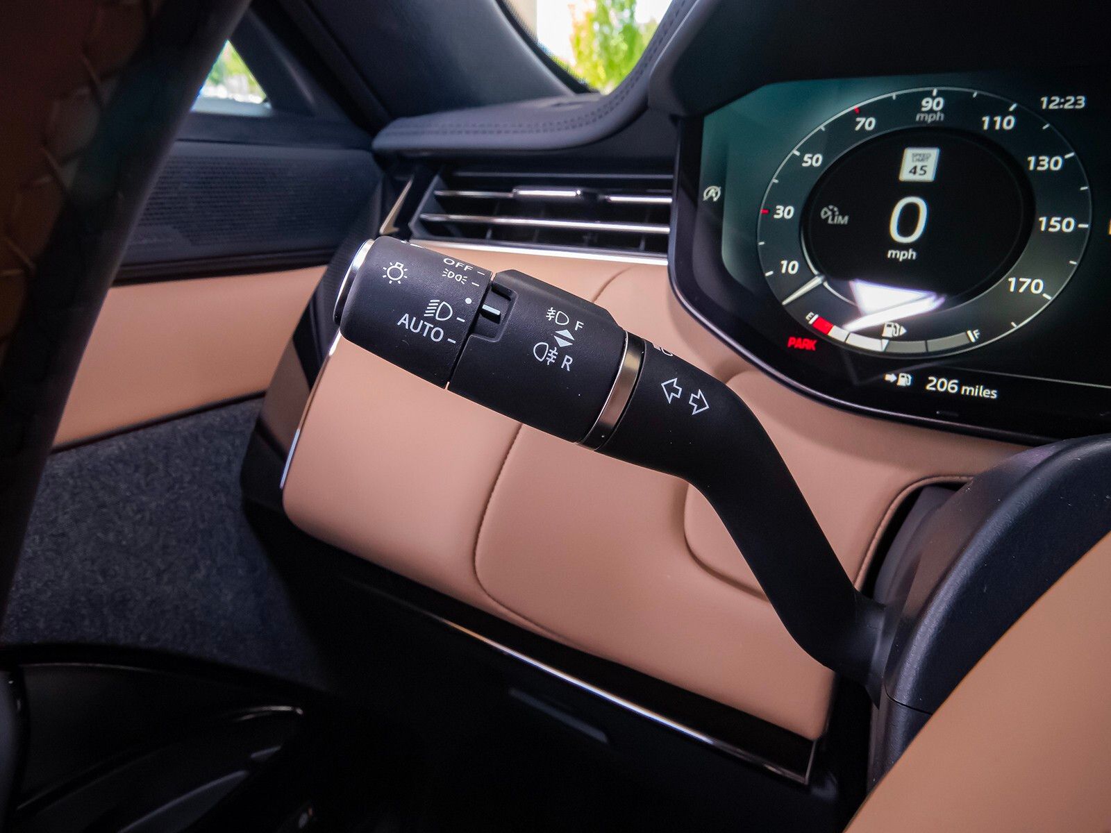 2025 Land Rover Range Rover Sport SE photo 11