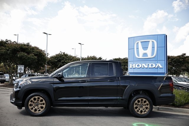 2021 Honda Ridgeline Sport photo 3