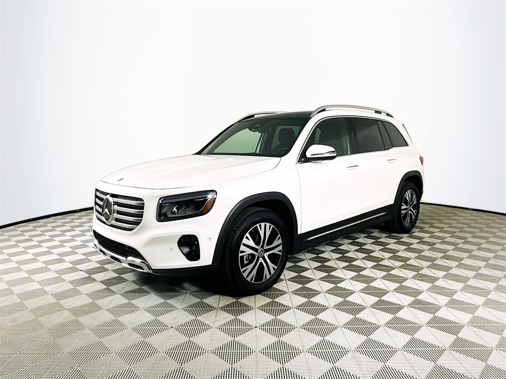 2025 Mercedes Benz GLB 250 photo 3