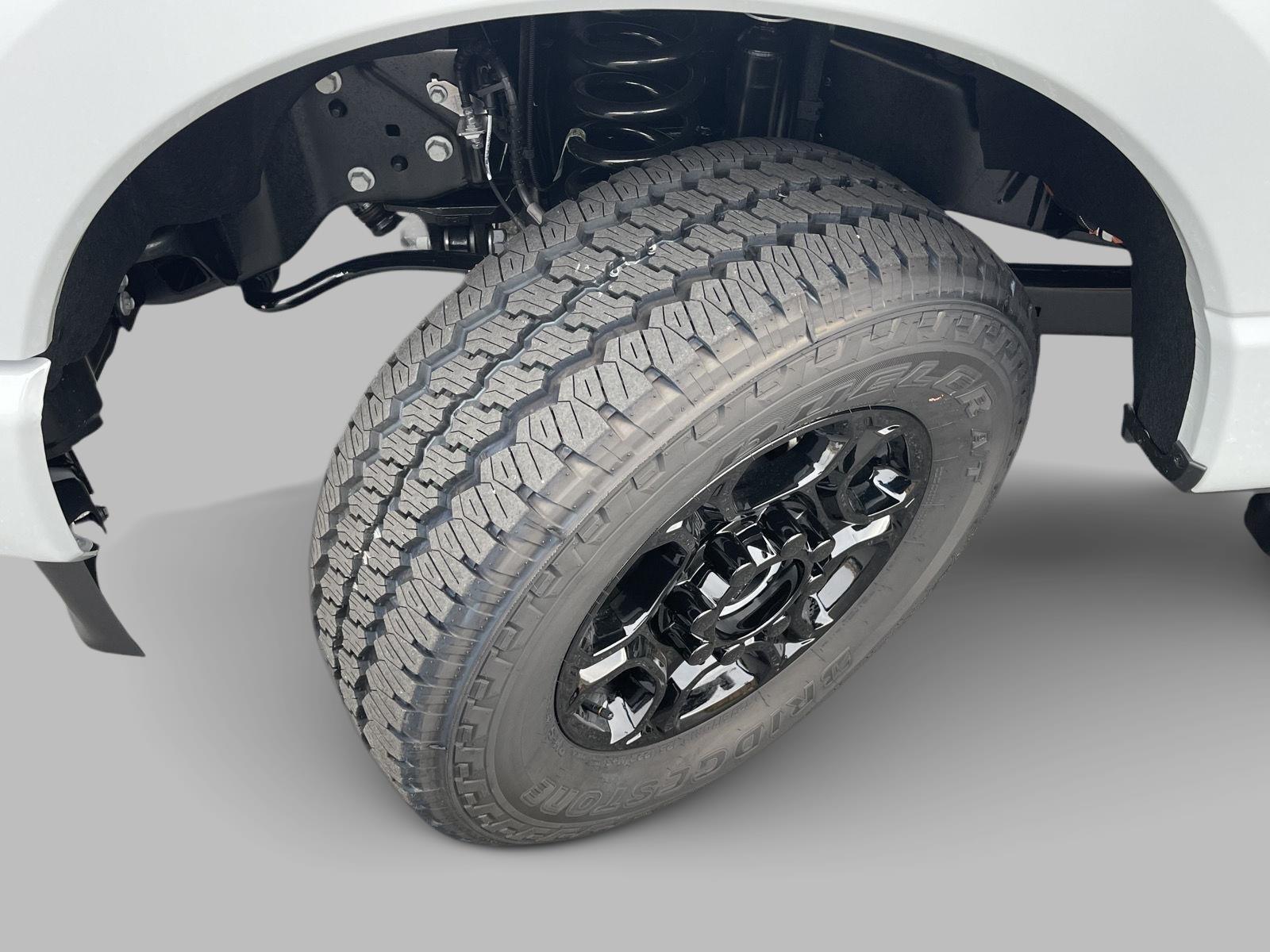 2026 Ford F-350 XL photo 3