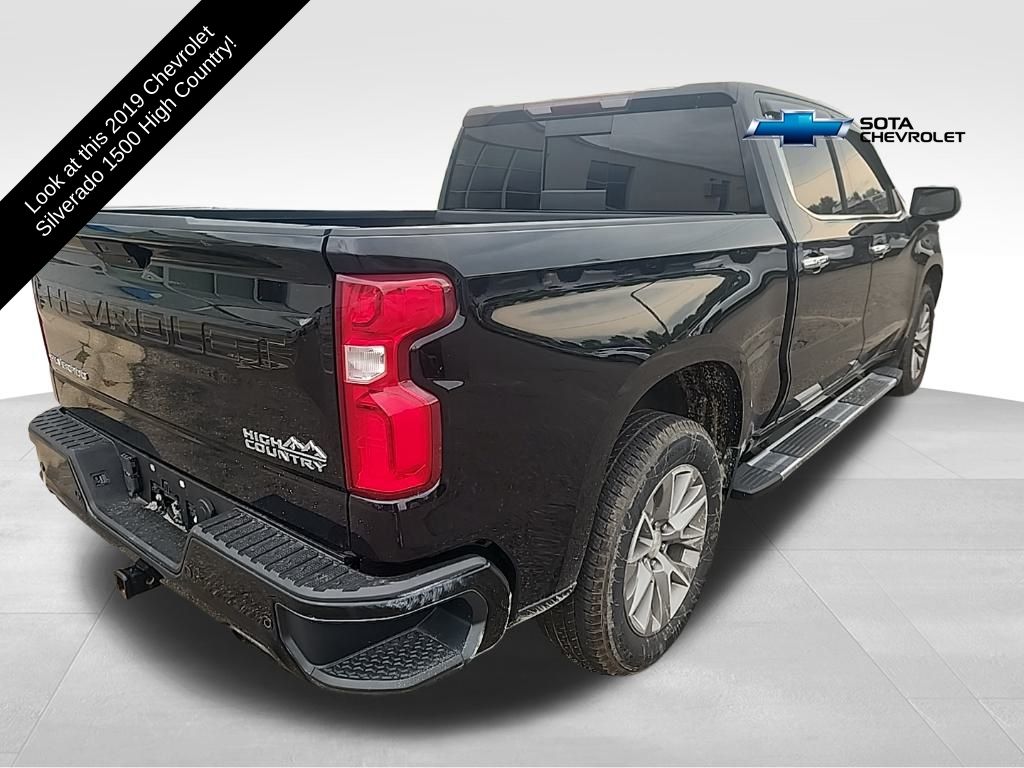 Used 2019 Chevrolet Silverado 1500 High Country with VIN 1GCUYHEL2KZ333410 for sale in Northfield, Minnesota