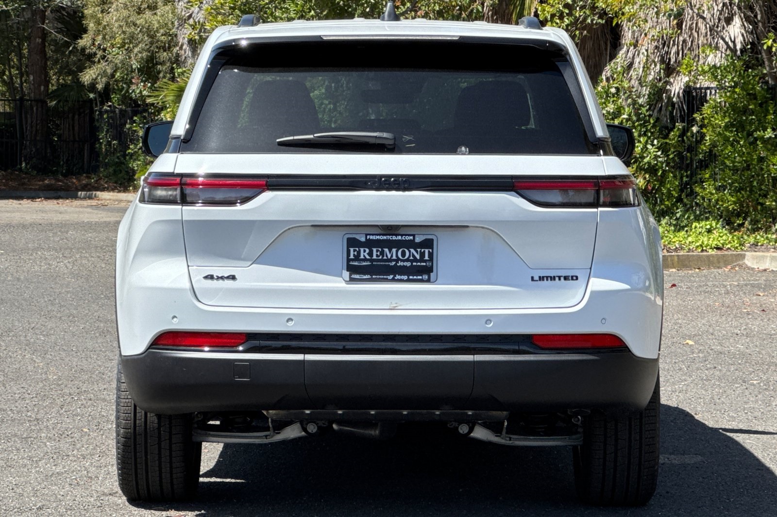 2025 Jeep Grand Cherokee Limited photo 4