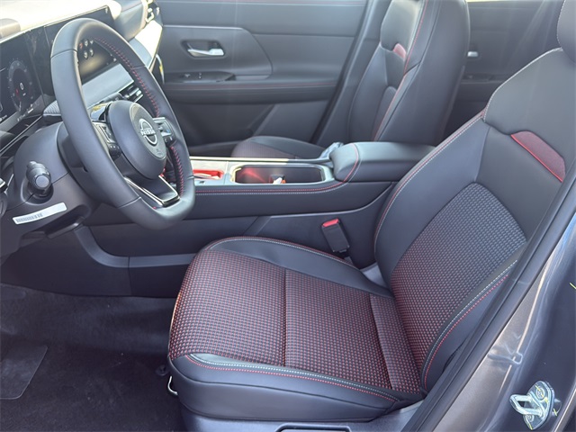 2026 Nissan Kicks SR photo 15