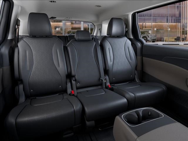 2026 Kia Carnival LXS photo 16