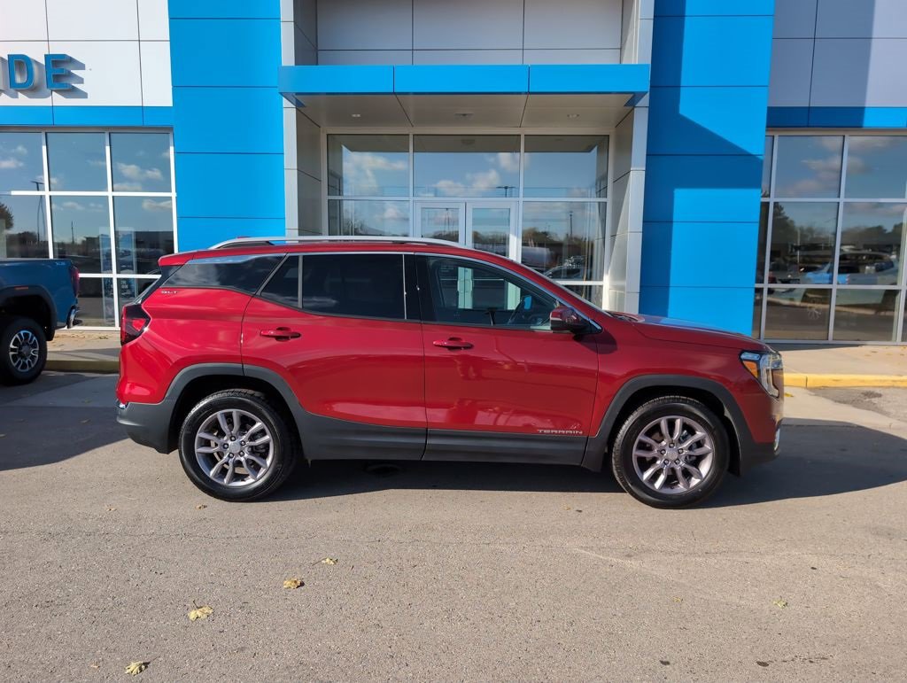 2024 GMC Terrain SLT's photo