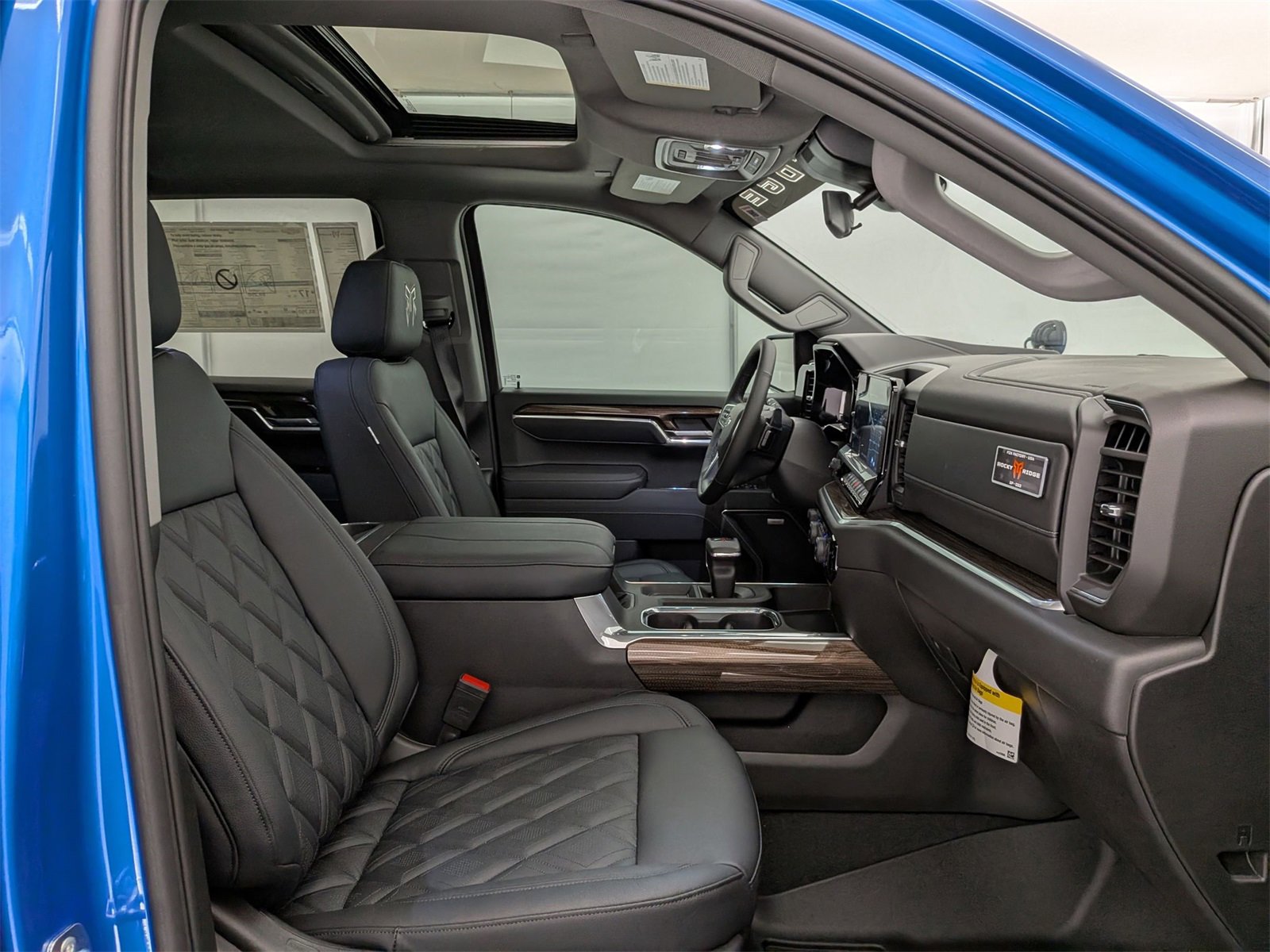 2025 Chevrolet Silverado 1500 RST photo 22