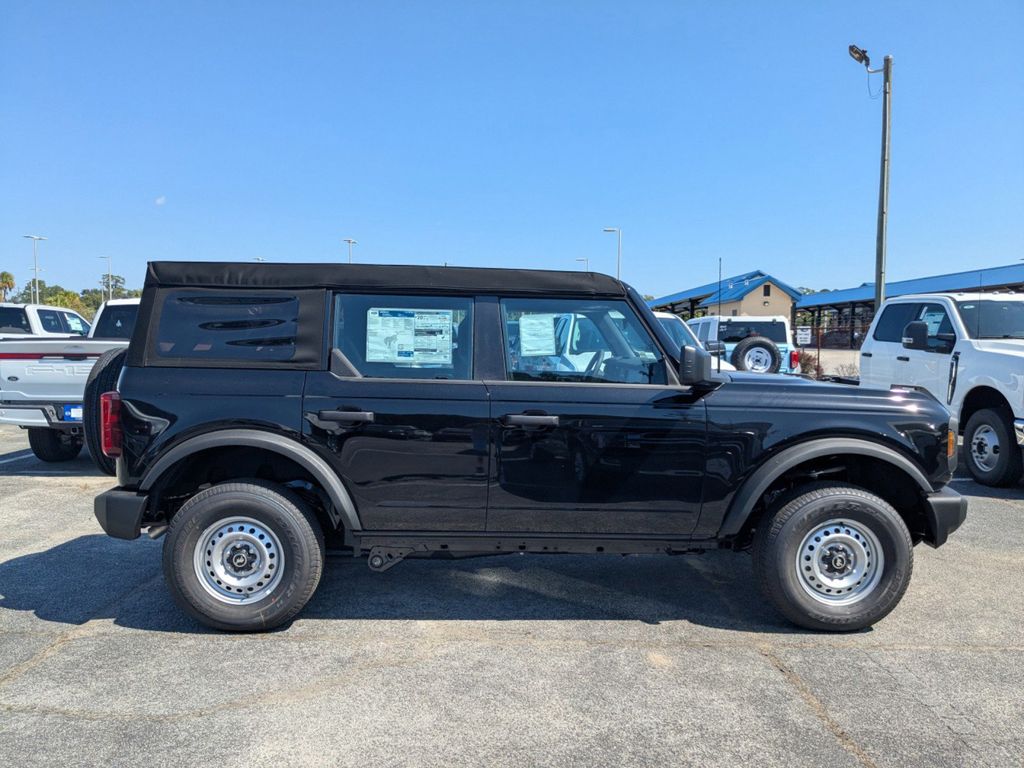 2025 Ford Bronco Base photo 2