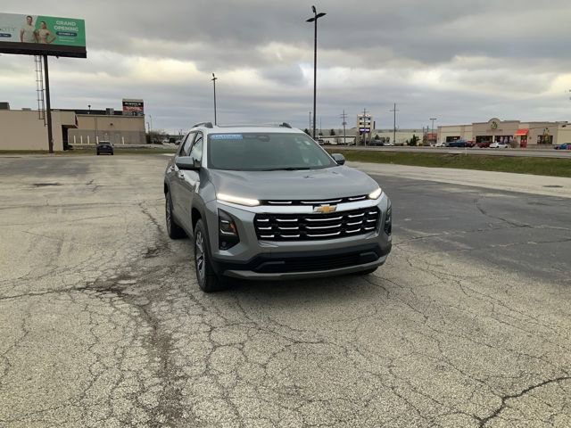 2025 Chevrolet Equinox LT photo 3