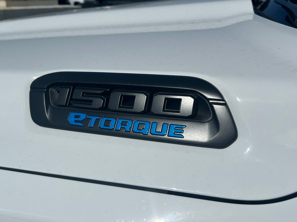 2025 Ram 1500 Tradesman photo 13