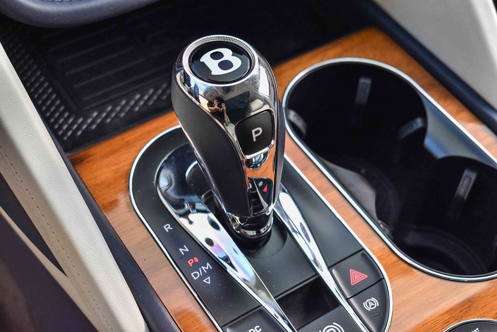2023 Bentley Bentayga EWB Azure First Edition photo 19
