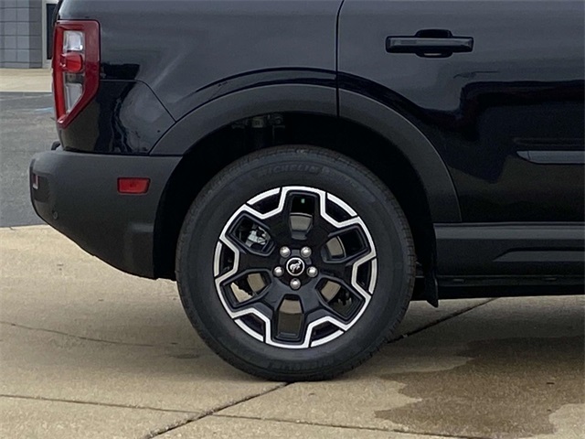 2025 Ford Bronco Sport Outer Banks photo 3