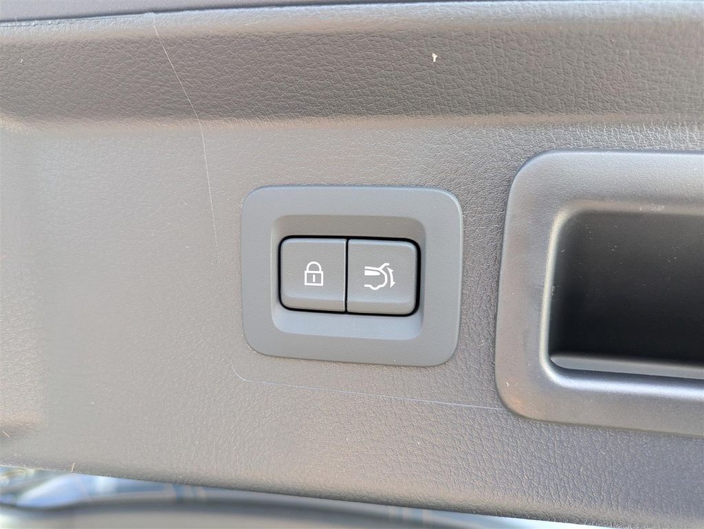 2025 Mazda CX-50 Premium photo 10