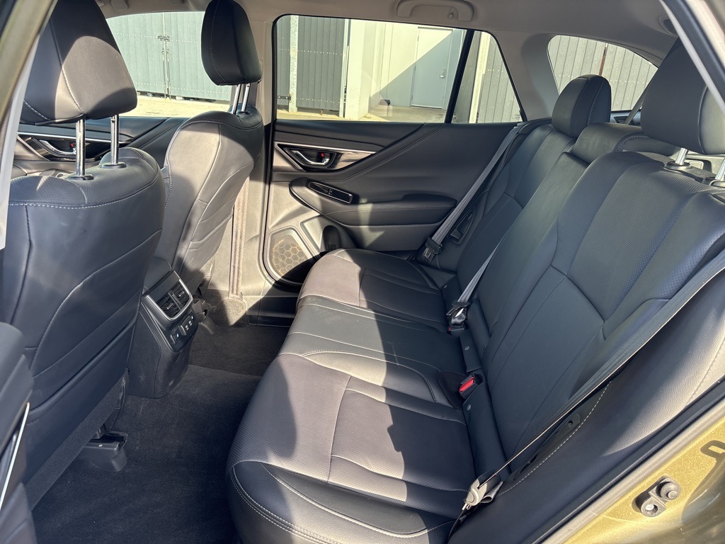 2022 Subaru Outback Limited photo 11