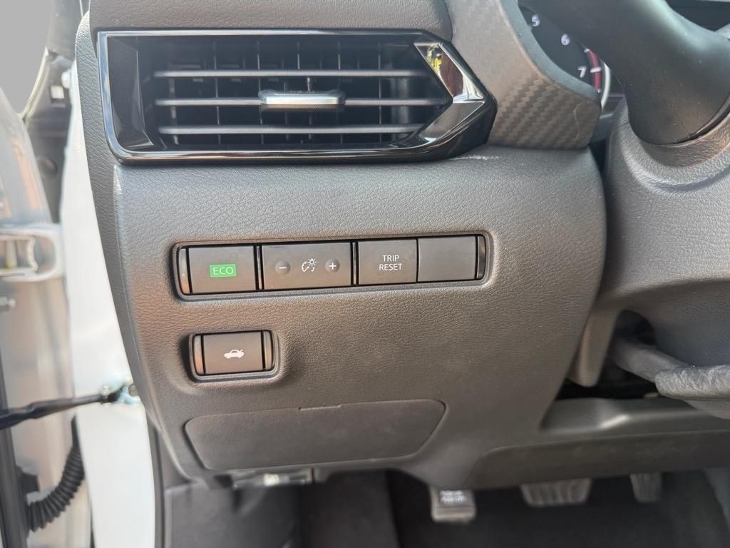 2025 Nissan Sentra SV photo 12
