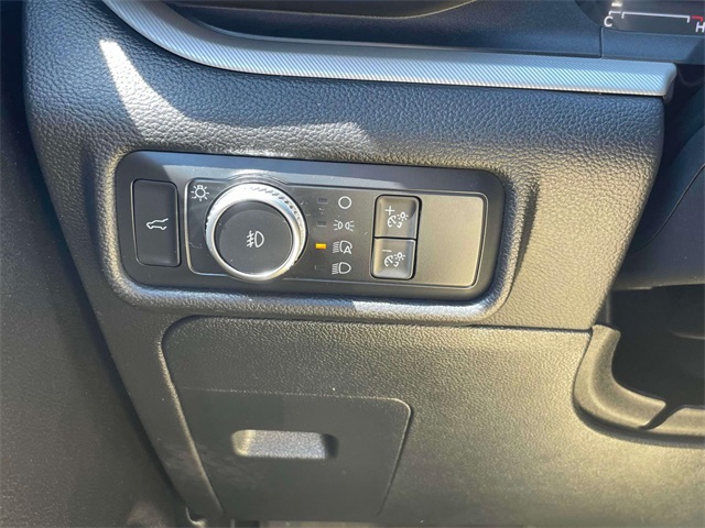 2020 Ford Explorer XLT photo 19