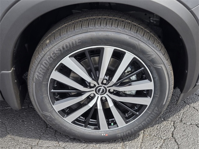 2025 Nissan Pathfinder Platinum photo 16