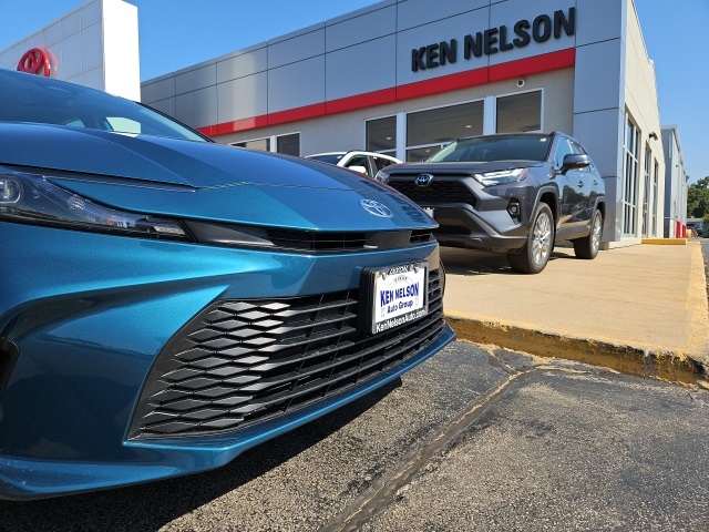 2026 Toyota Camry LE photo 2
