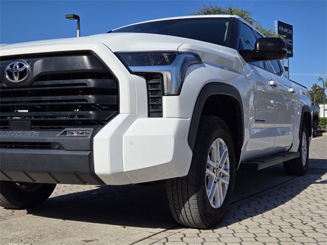 2022 Toyota Tundra SR5 CrewMax photo 2