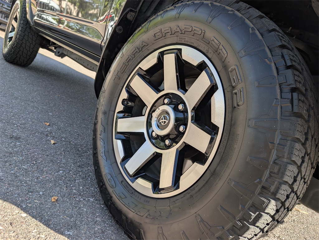 2020 Toyota 4Runner TRD Off-Road photo 9