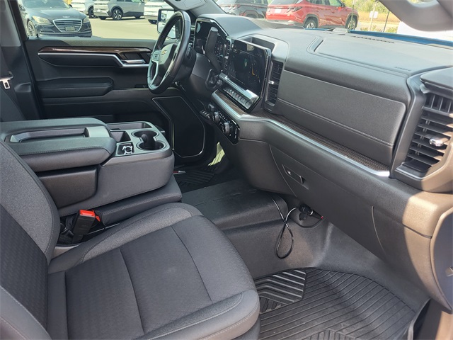 2022 Chevrolet Silverado 1500 LT photo 21